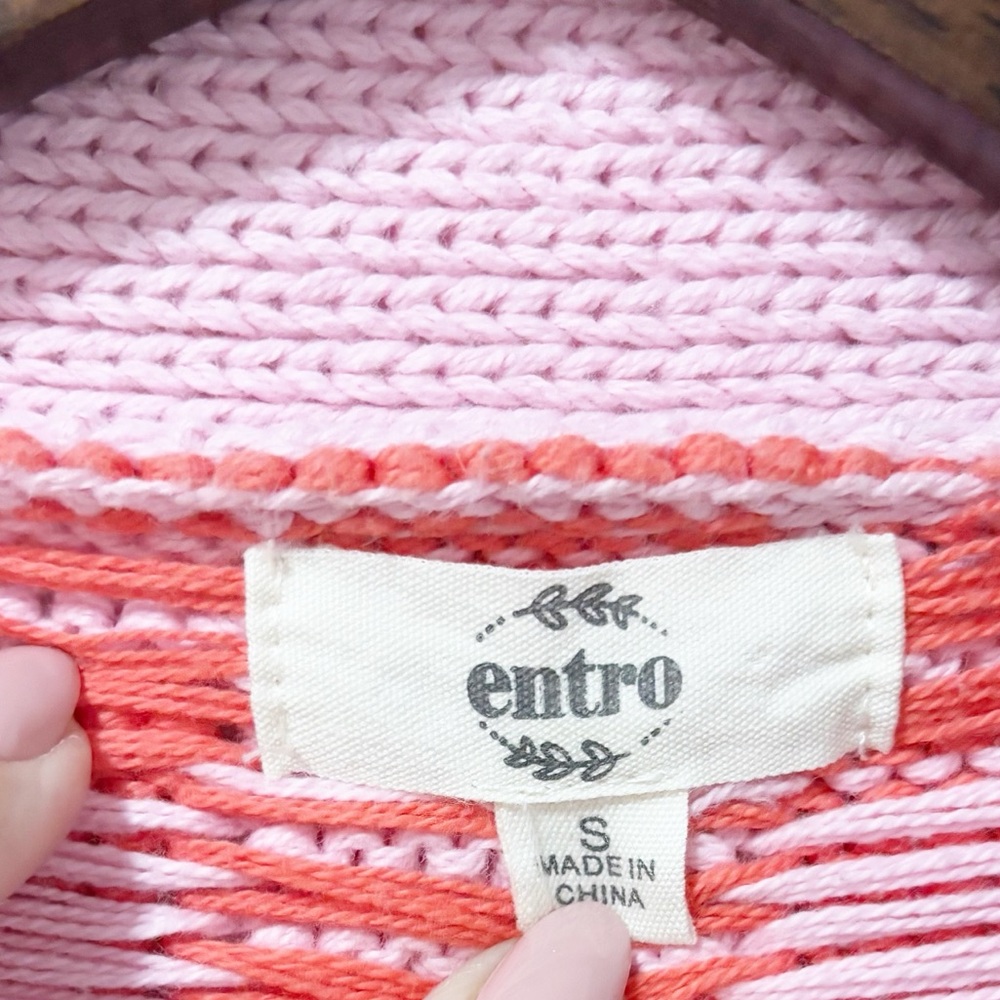 entro Pink and Red Cropped Button-Up Knit Cardigan - Picture 3 of 8